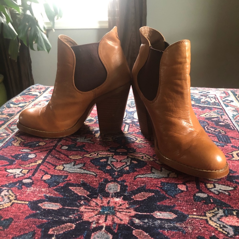 High heel leather booties, size 9